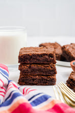 Load image into Gallery viewer, Exclusive 3 ingredient Nutella Brownies (Mini Package)